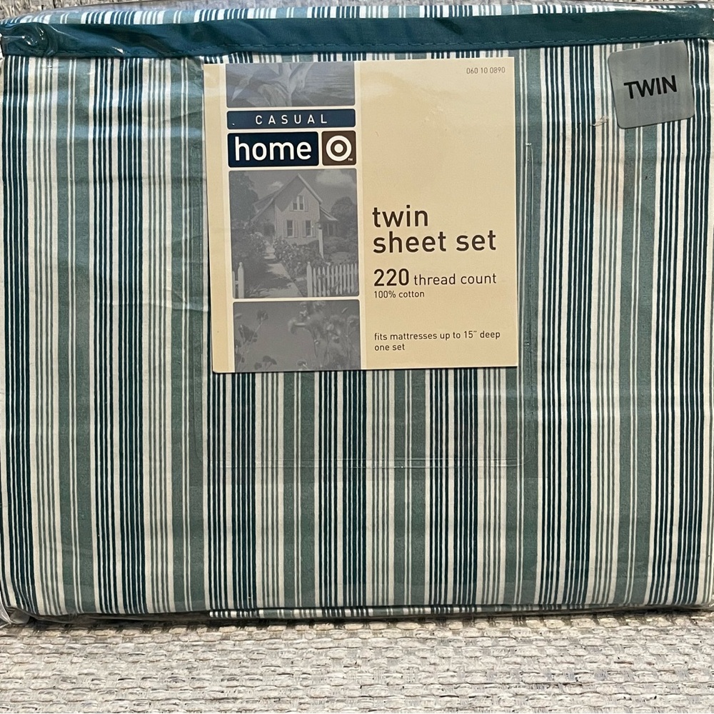 Target  Casual Home 3 Piece Twin Sheet Set - Green Striped 100% Cotton NWT